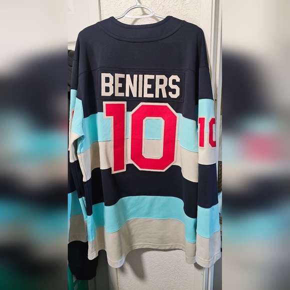 RARE XL Seattle Kraken Winter Classic Matty Beniers #10 Fanatics